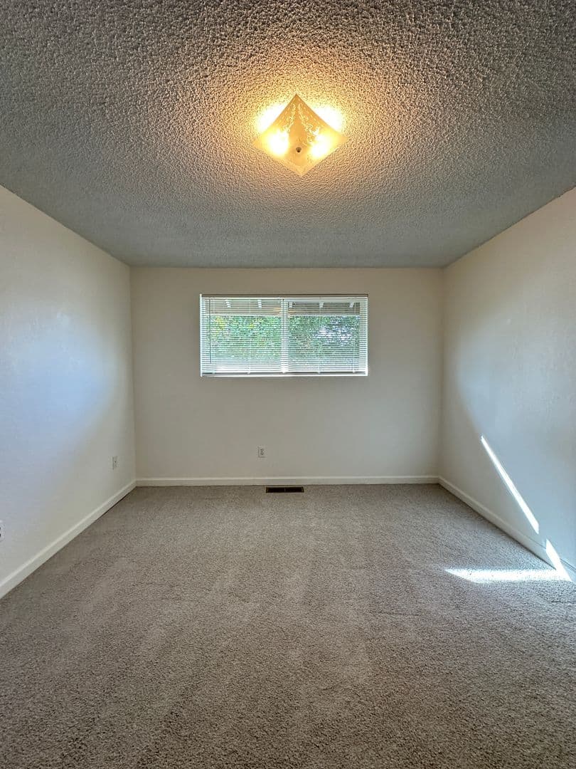 Richland Apartment: 1000 Catskill St.