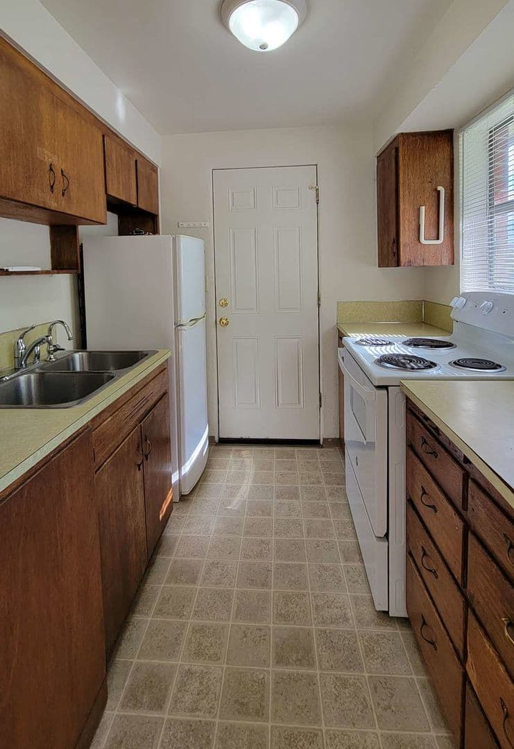 Kennewick House: 629 N Ely St.