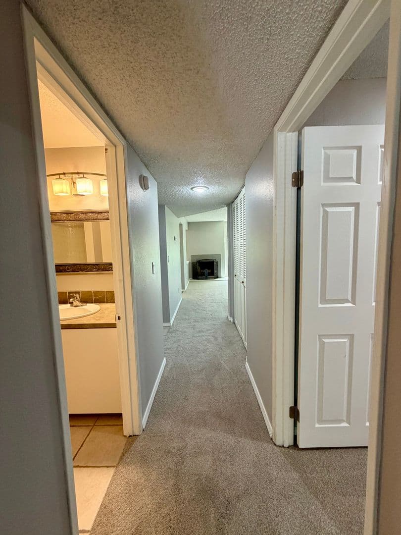 Richland Condo: 303 Gage Blvd.