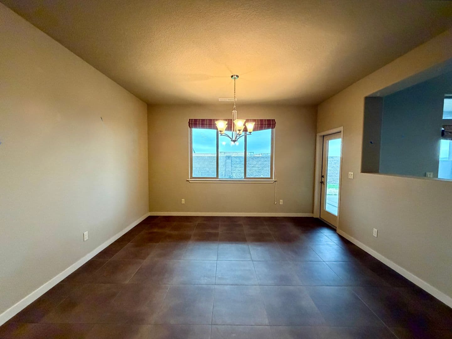 Kennewick House: 3909 West 48th Ave