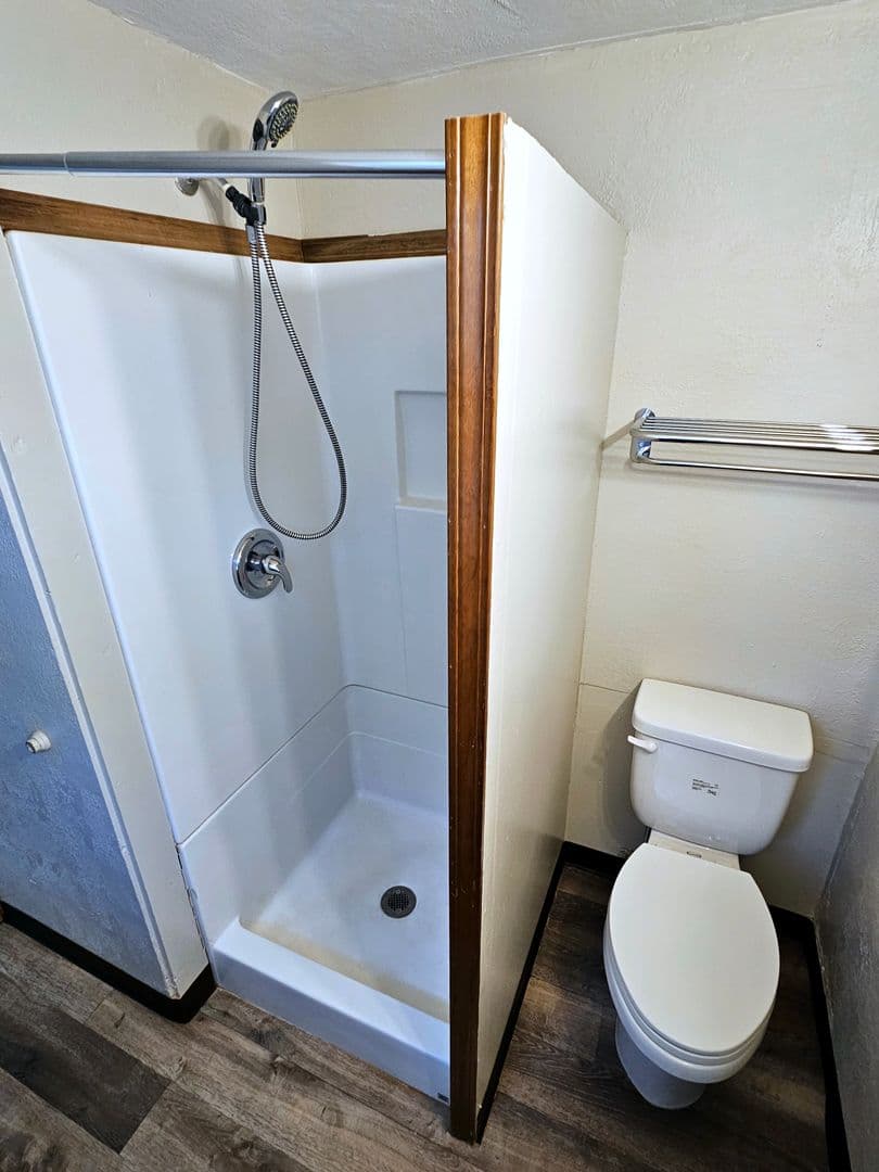 Kennewick Apartment: 202/204 E. 19th Ave.