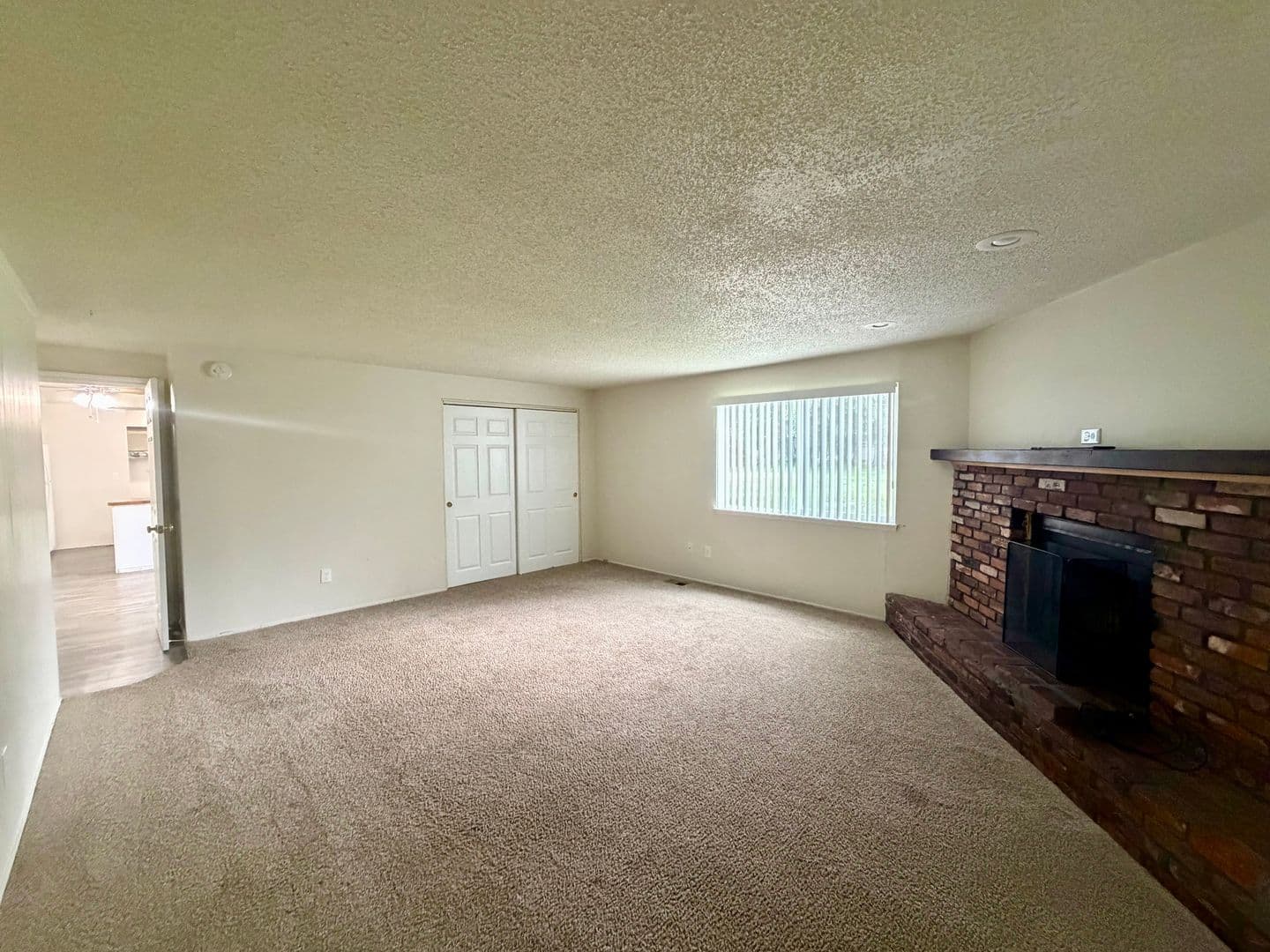 Kennewick House: 3804 S Cascade St