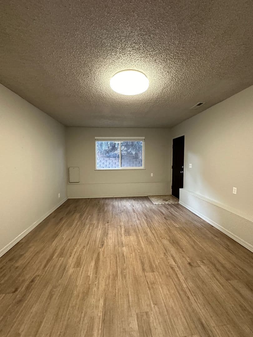 Richland House: 336 Satus St.