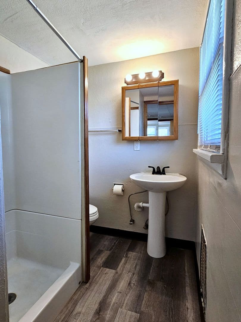 Kennewick Apartment: 202/204 E. 19th Ave.
