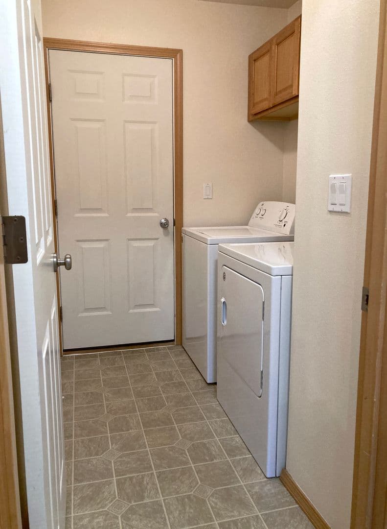 Pasco House: 142 Berkshire Lane