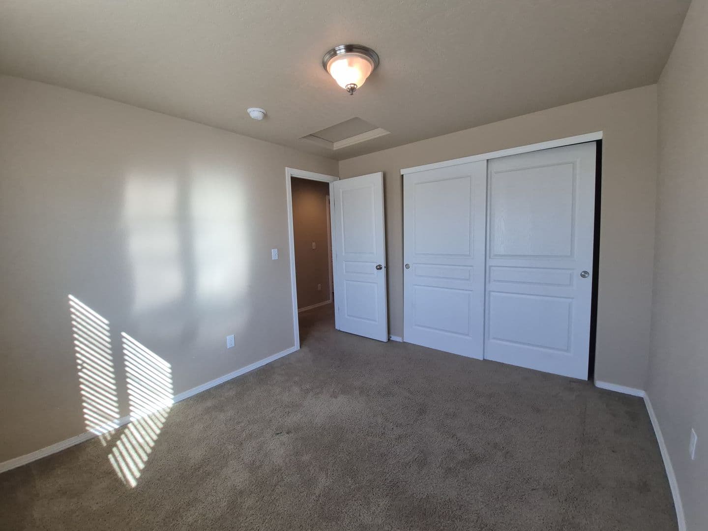 Pasco House: 6308 Ochoco Ln