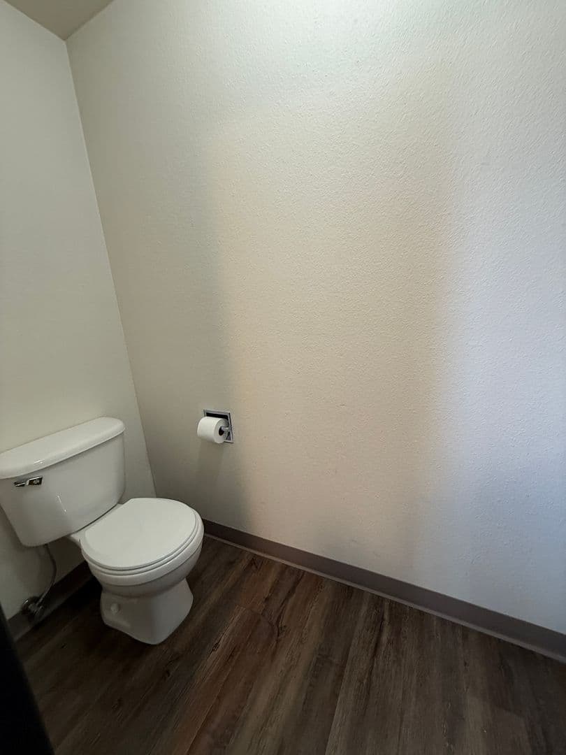 Kennewick Multiplex: 1004 S Zillah Court #B