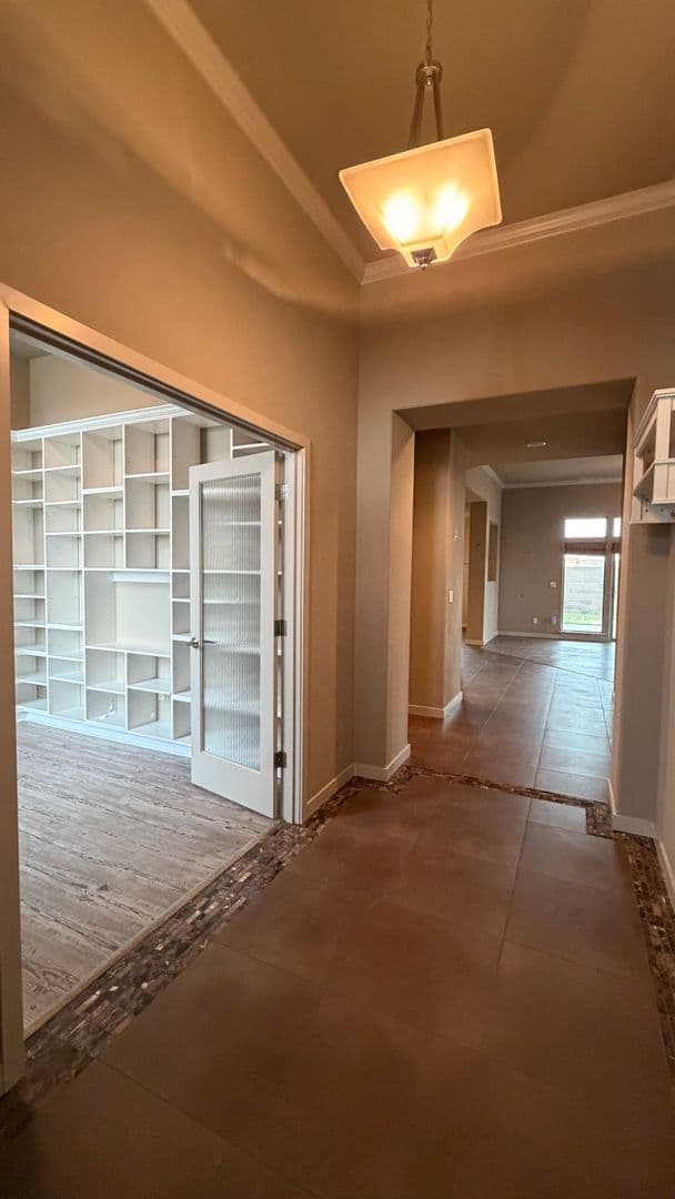 Kennewick House: 3909 West 48th Ave