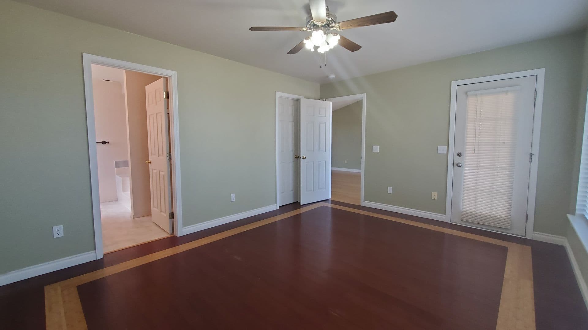 Kennewick House: 2452 N. Rhode Island Court