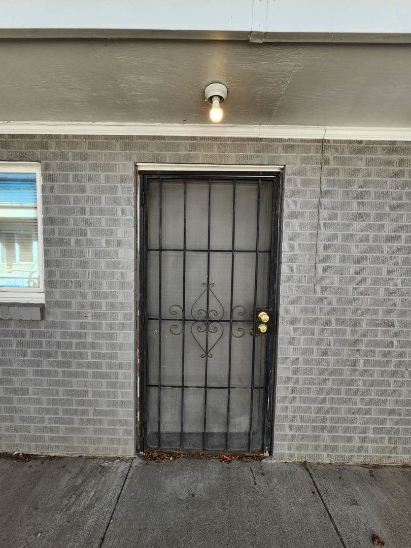 Pasco Apartment: 928 Ruby St