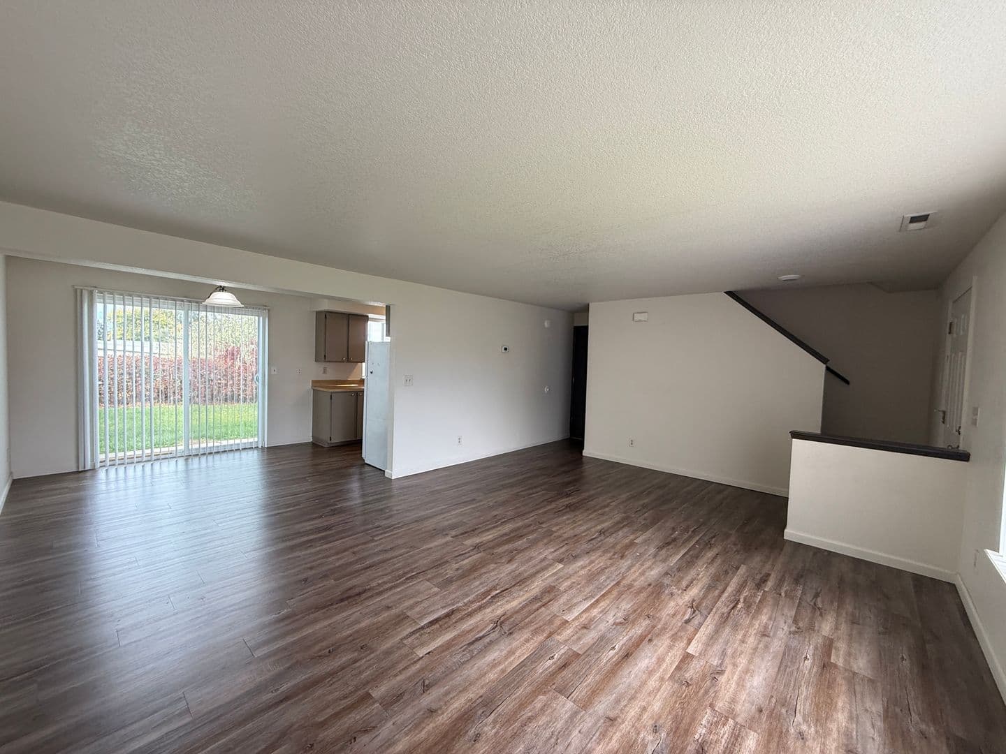 Kennewick Multiplex: 1004 S Zillah Court #B
