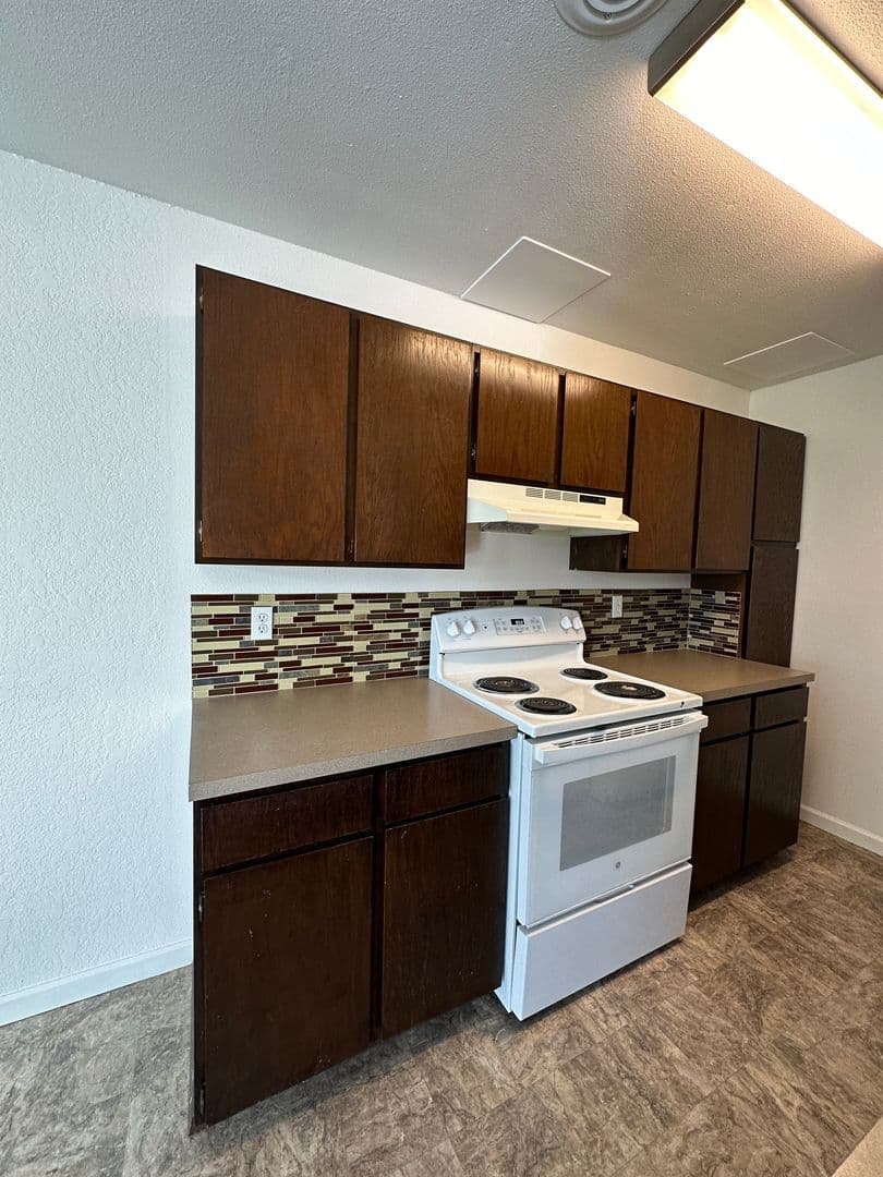Richland Apartment: 1000 Catskill St.