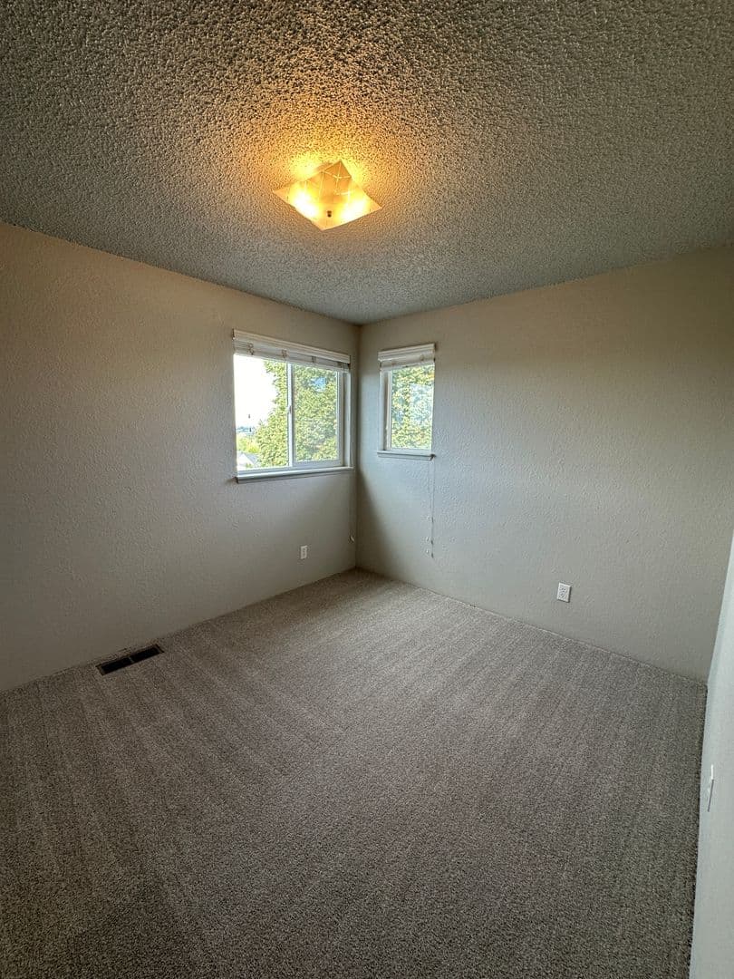 Richland House: 336 Satus St.