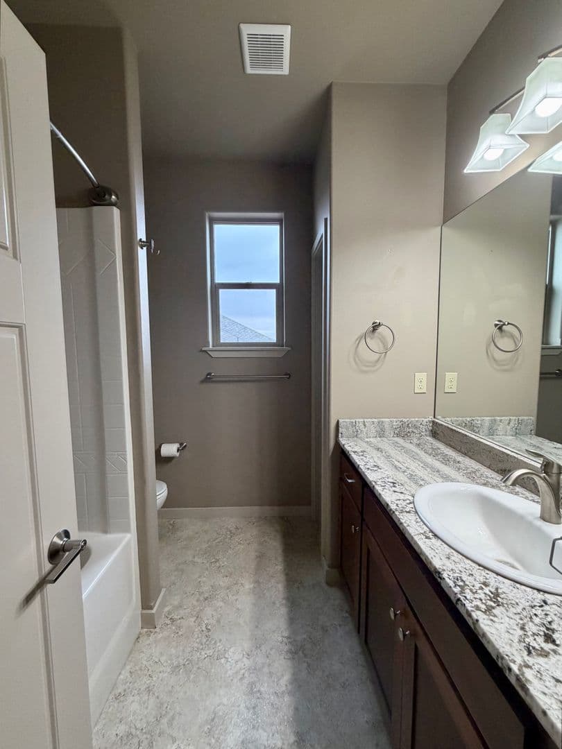Kennewick House: 3909 West 48th Ave