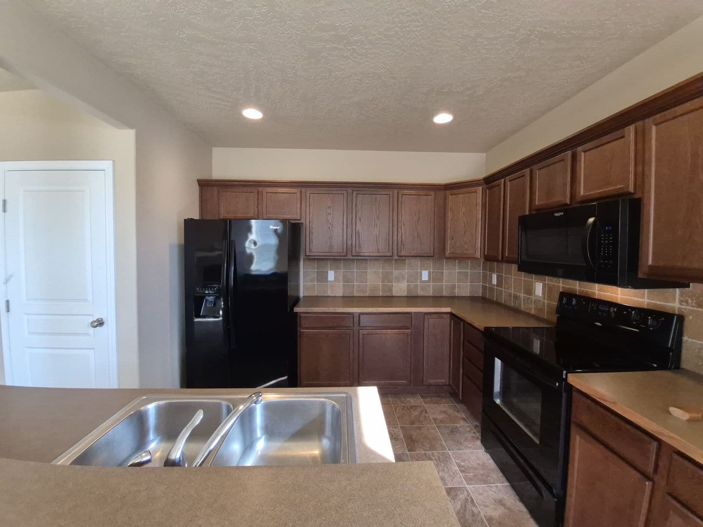 Pasco House: 6308 Ochoco Ln