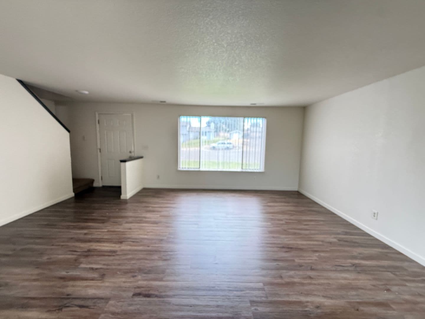 Kennewick Multiplex: 1004 S Zillah Court #B
