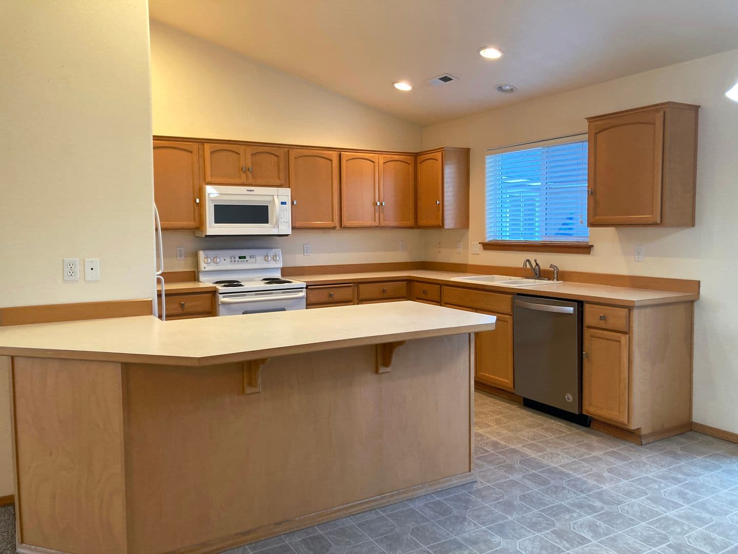 Pasco House: 142 Berkshire Lane
