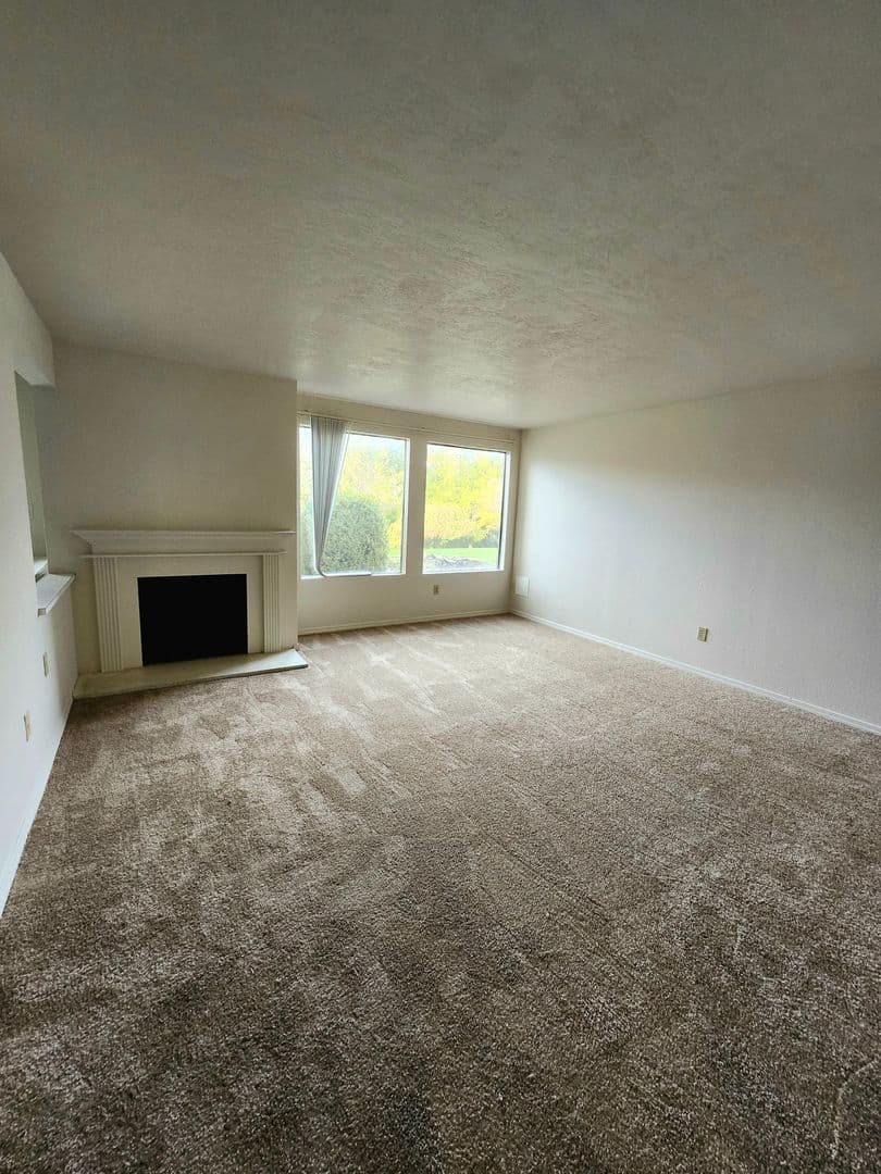 Richland House: 303 Gage Blvd