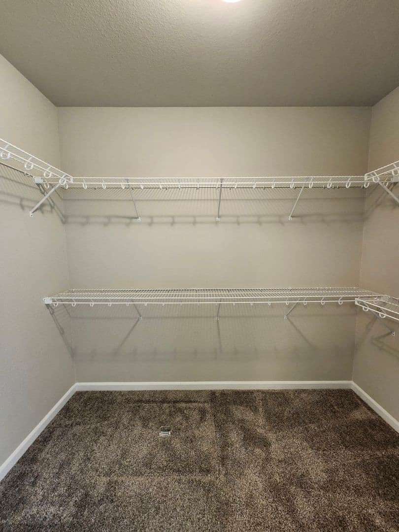 West Richland House: 8317 Ballard Loop