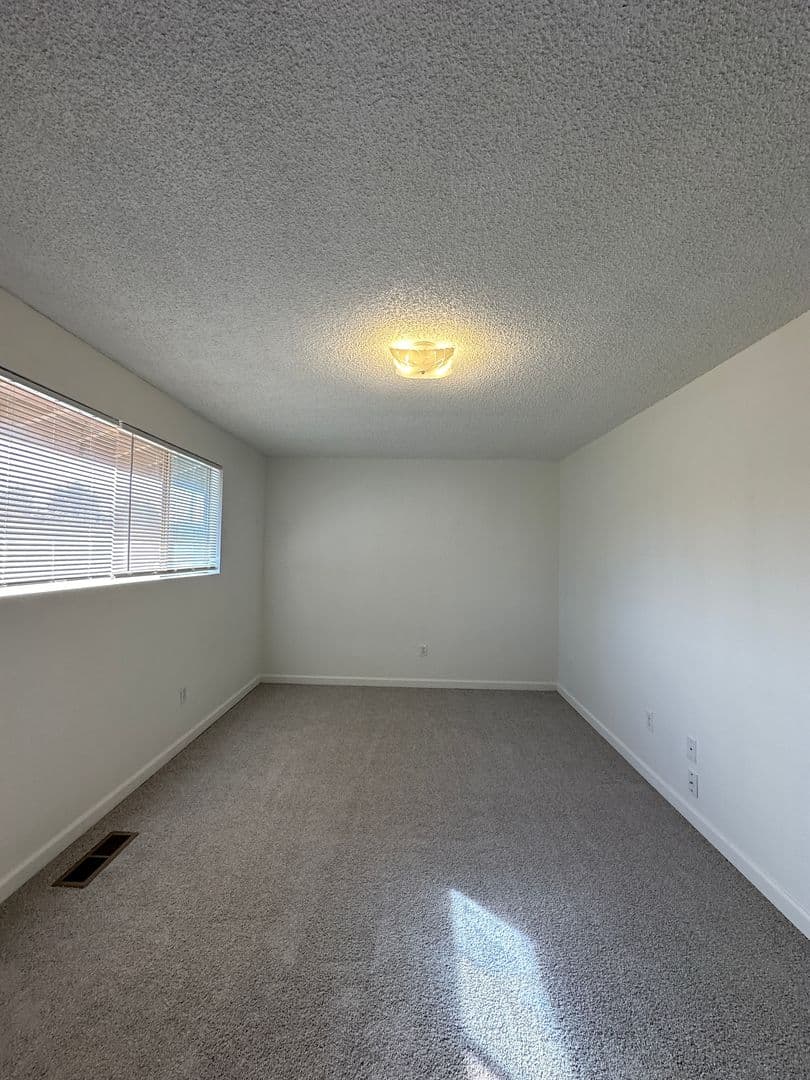 Richland Apartment: 1000 Catskill St.