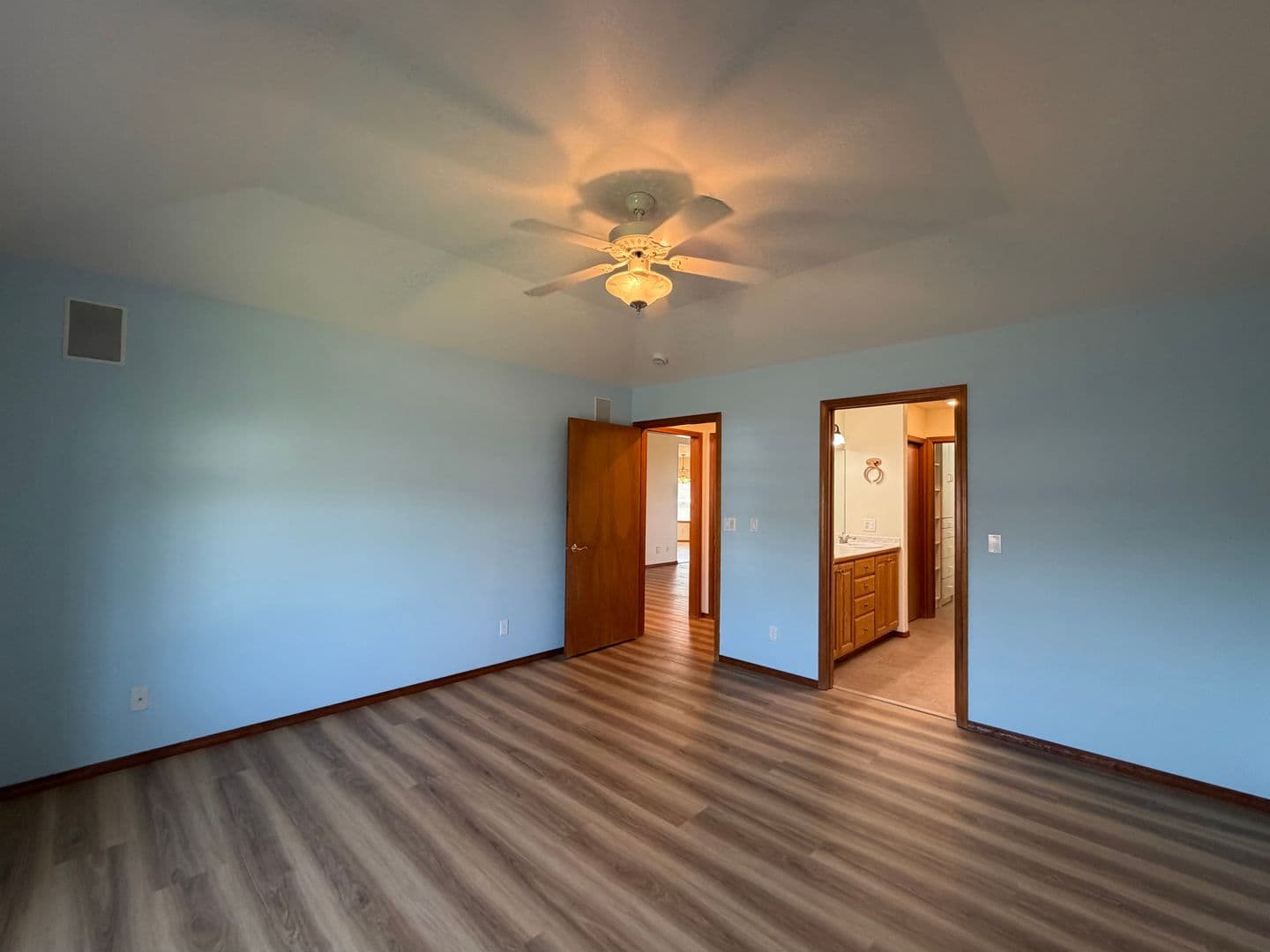 Pasco House: 106 Prestwick Ln