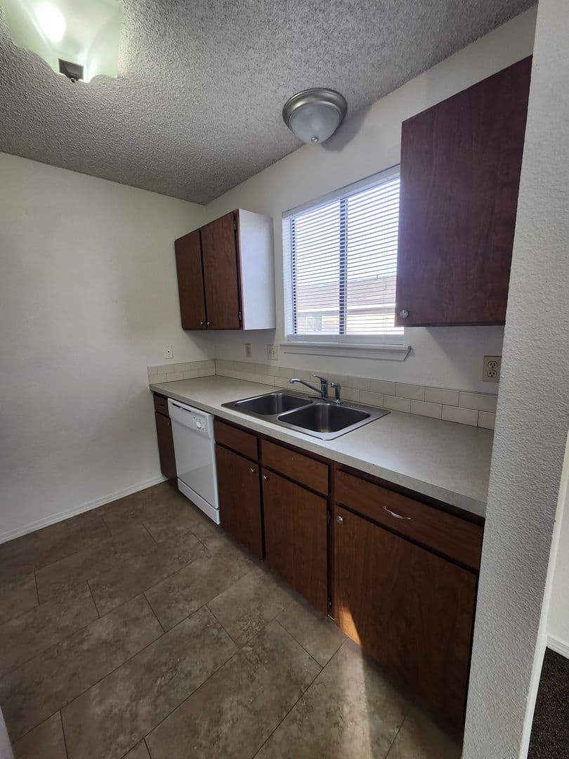 Kennewick Apartment: 32 S. Quay St.  - 4