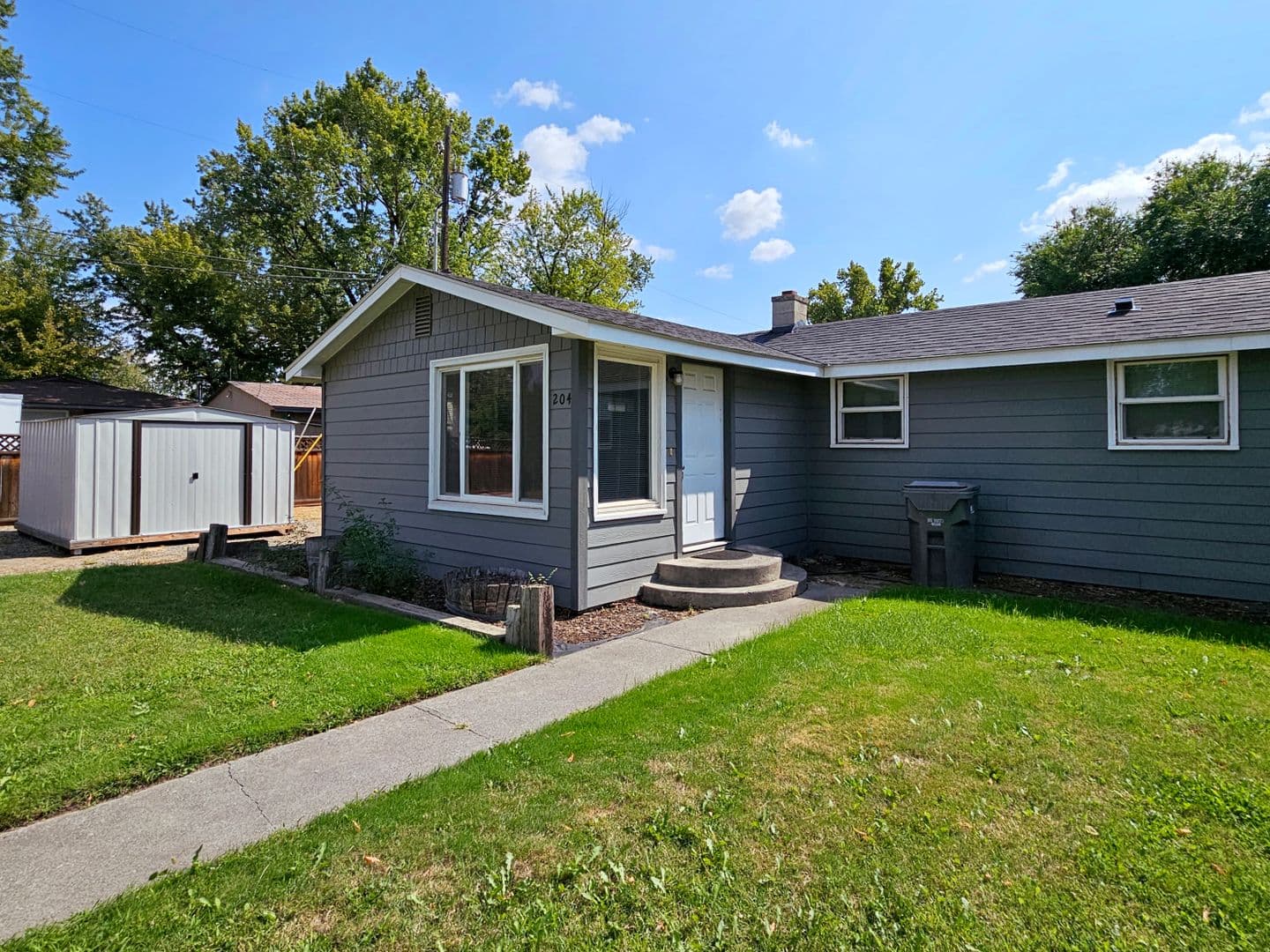 Kennewick Apartment: 202/204 E. 19th Ave.
