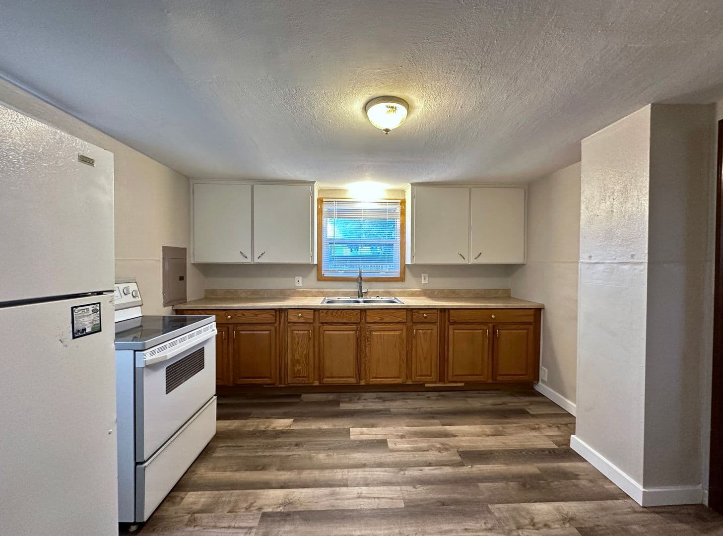 Kennewick Apartment: 202/204 E. 19th Ave.
