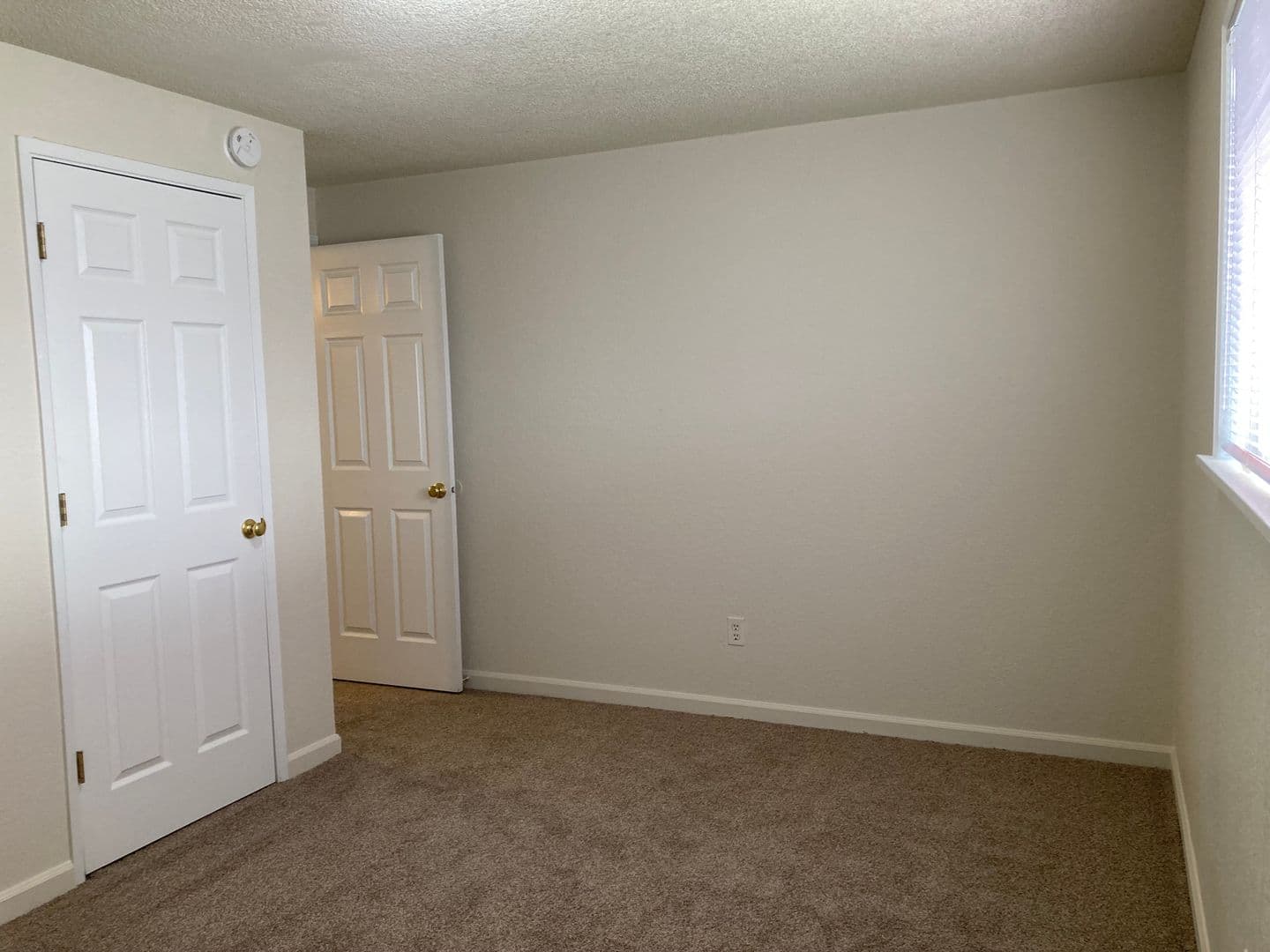 Kennewick House: 3804 S Cascade St