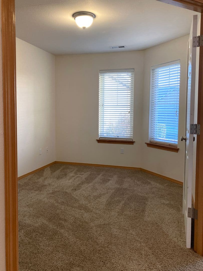 Pasco House: 142 Berkshire Lane