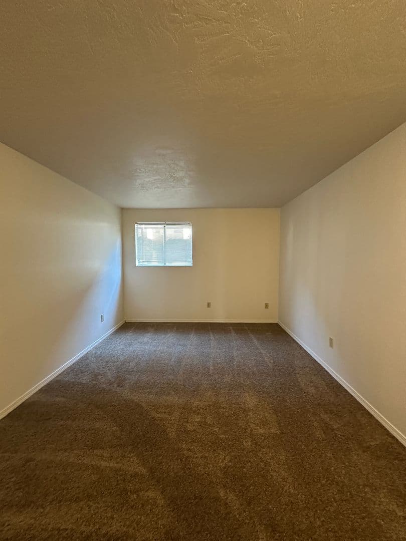 Richland House: 303 Gage Blvd