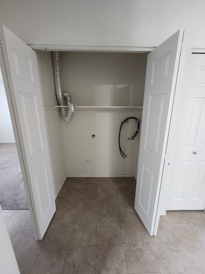Kennewick Apartment: 32 S. Quay St.  - 4