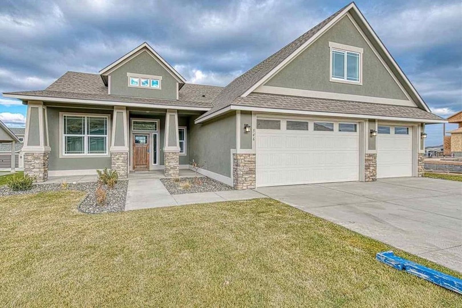 Richland House: 546 Summerview Ln