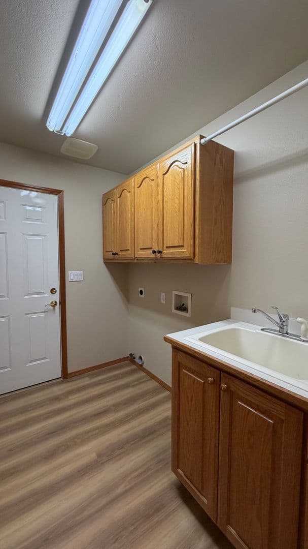 Pasco House: 106 Prestwick Ln