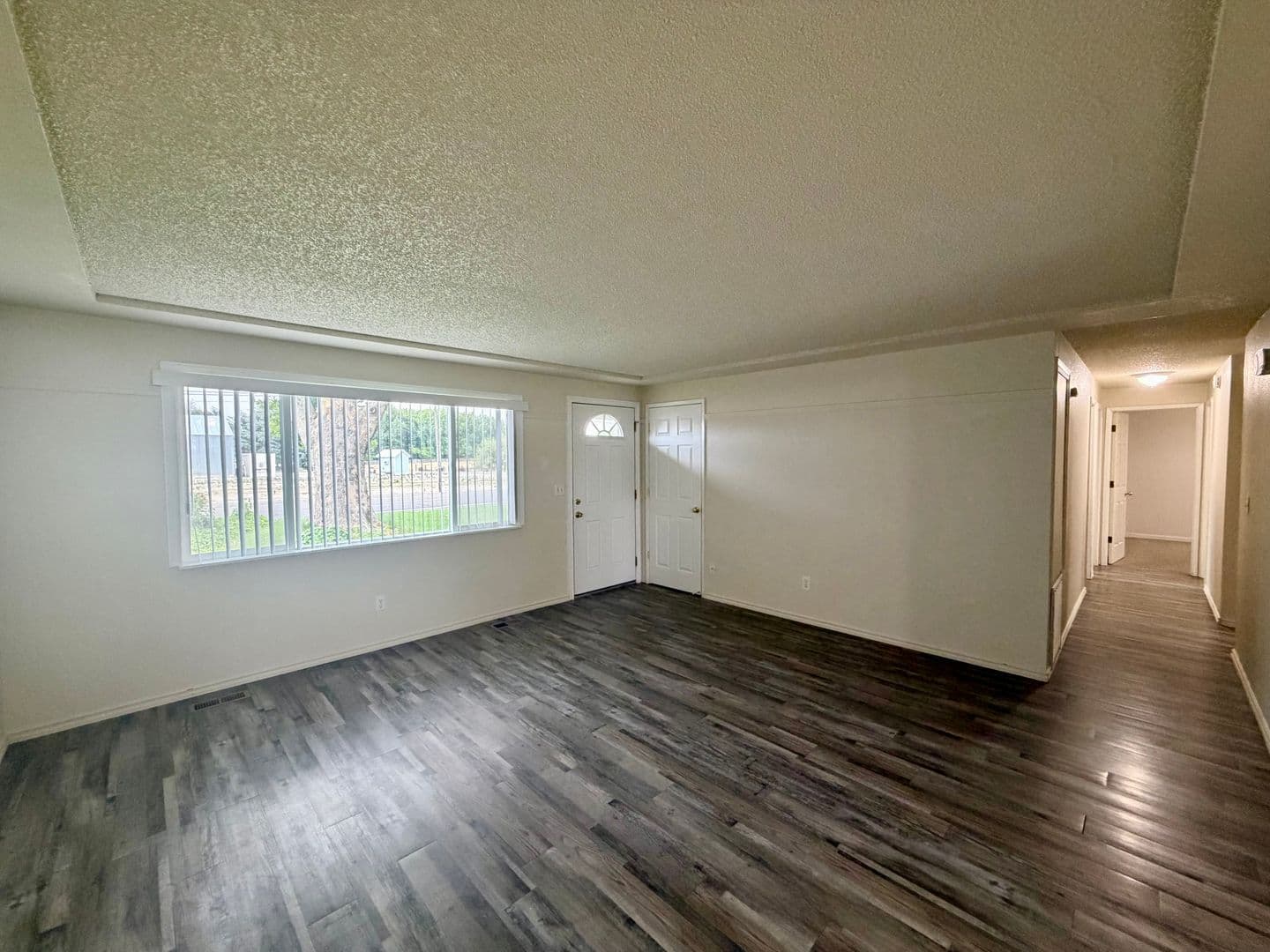 Kennewick House: 3804 S Cascade St
