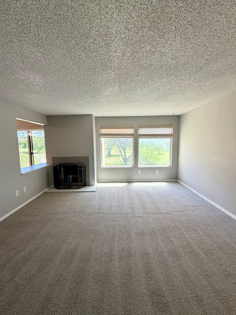 Richland Condo: 303 Gage Blvd.