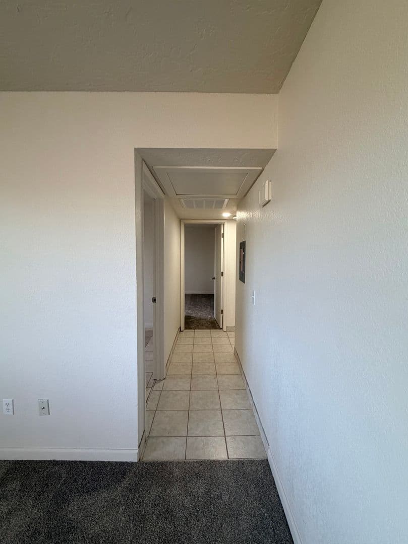 Richland Apartment: 1000 Catskill St.