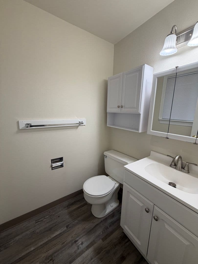 Kennewick House: 3804 S Cascade St