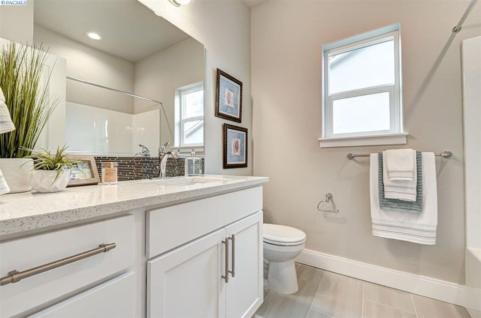 Richland House: 546 Summerview Ln