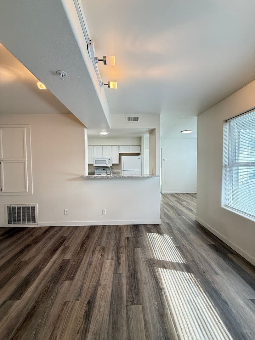 Pasco Apartment: 6405 Chapel Hill Blvd