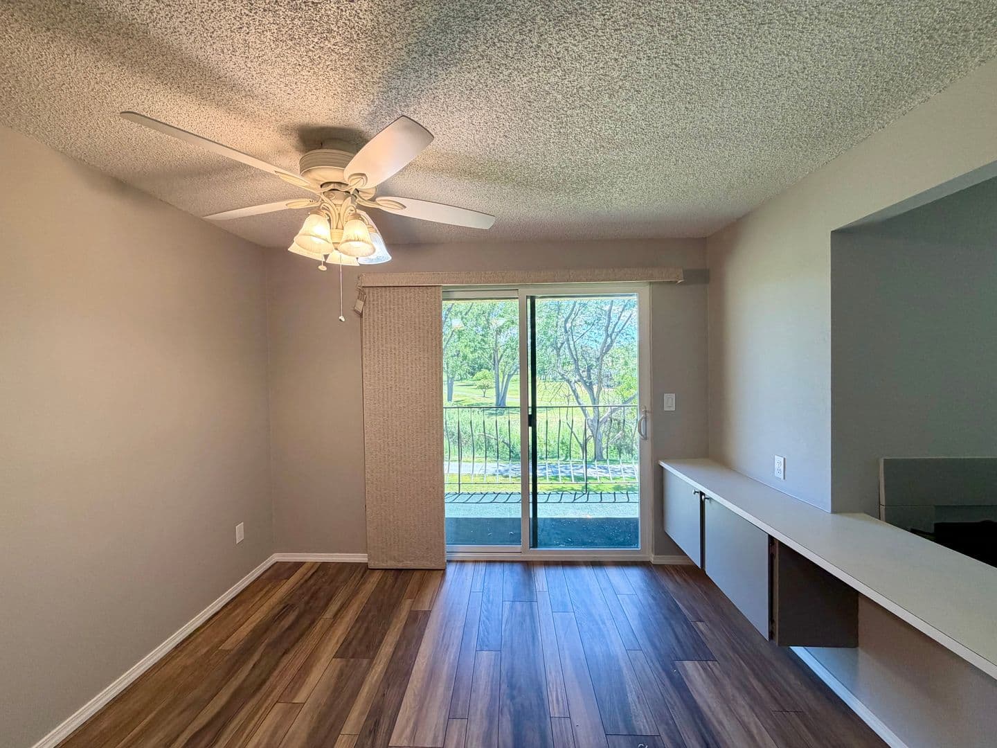 Richland Condo: 303 Gage Blvd.
