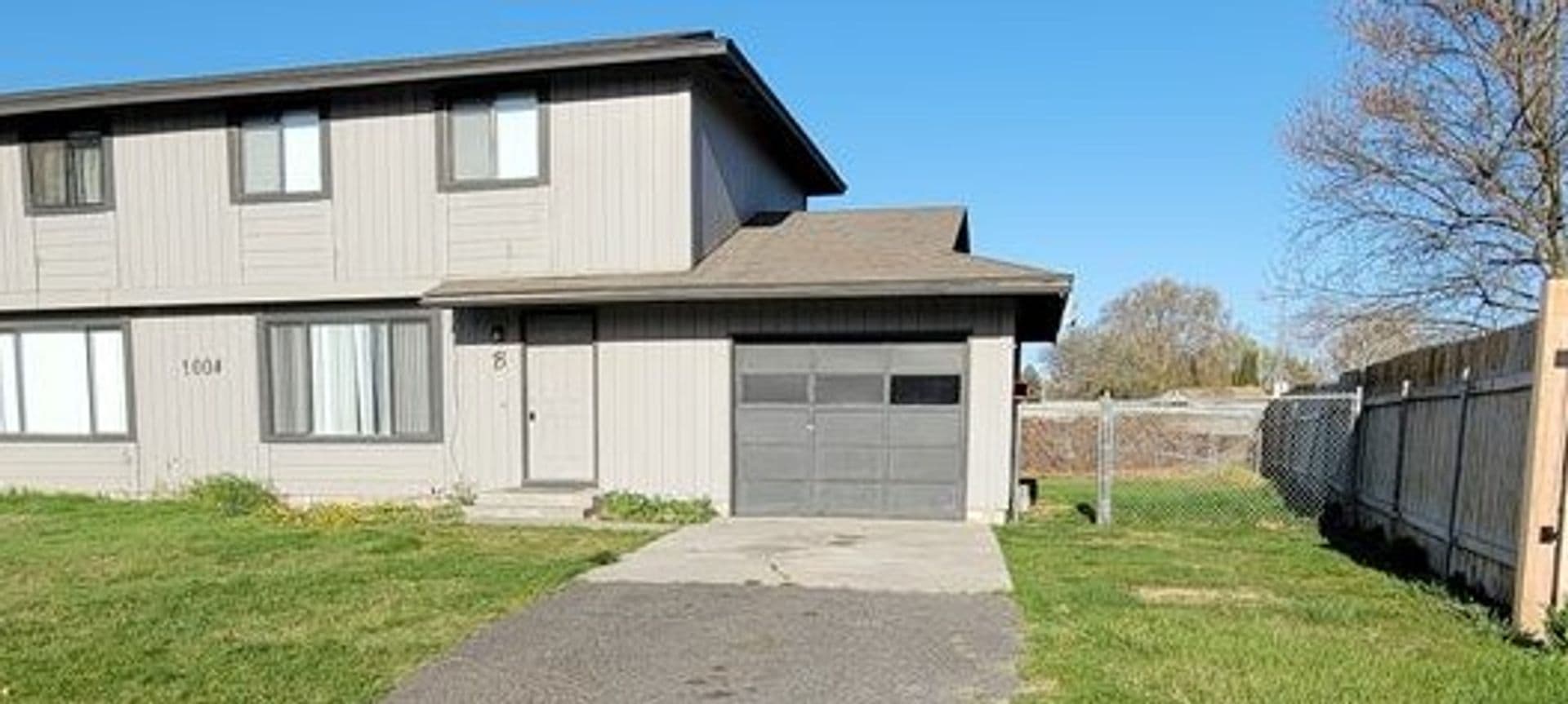 Kennewick Multiplex: 1004 S Zillah Court #B