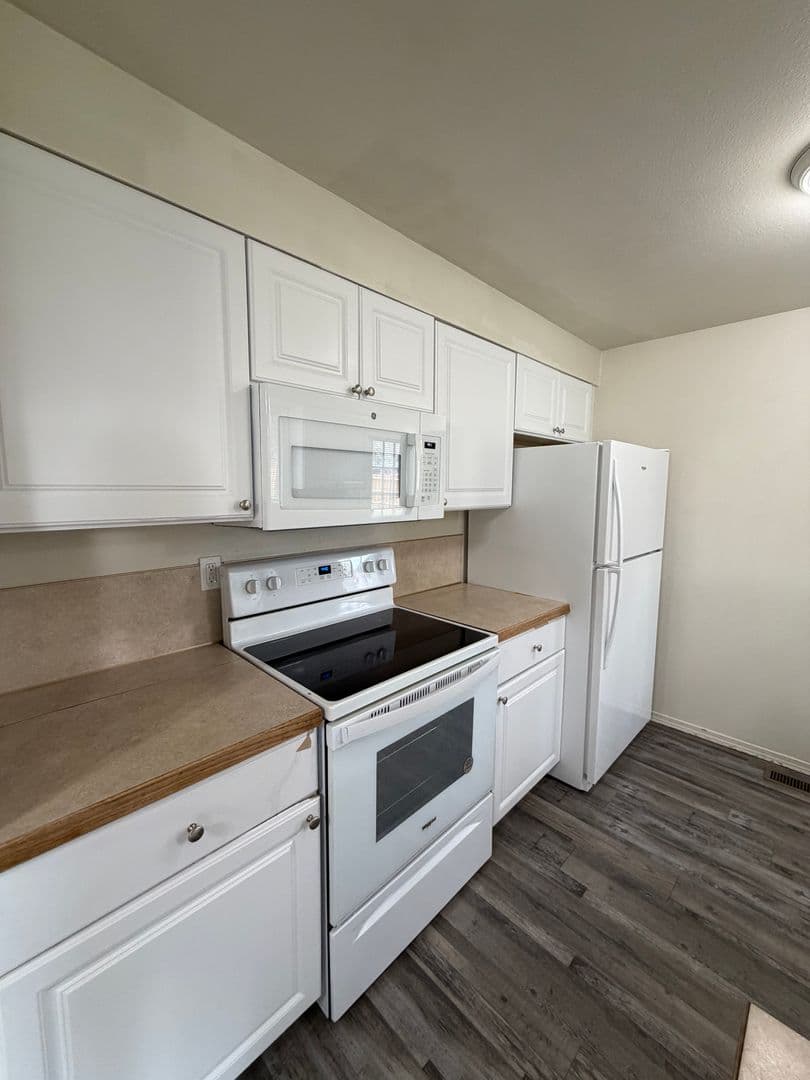 Kennewick House: 3804 S Cascade St