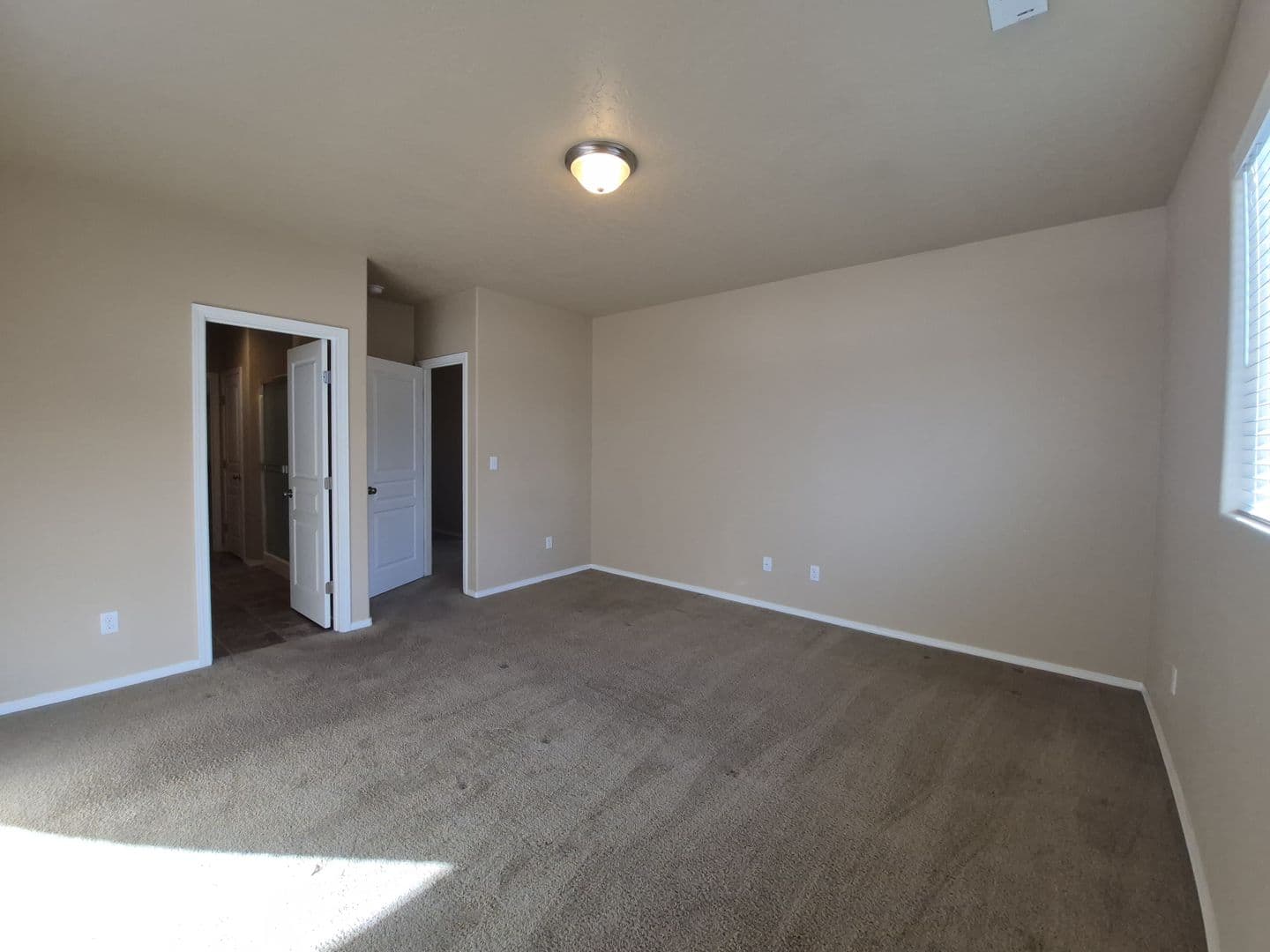 Pasco House: 6308 Ochoco Ln