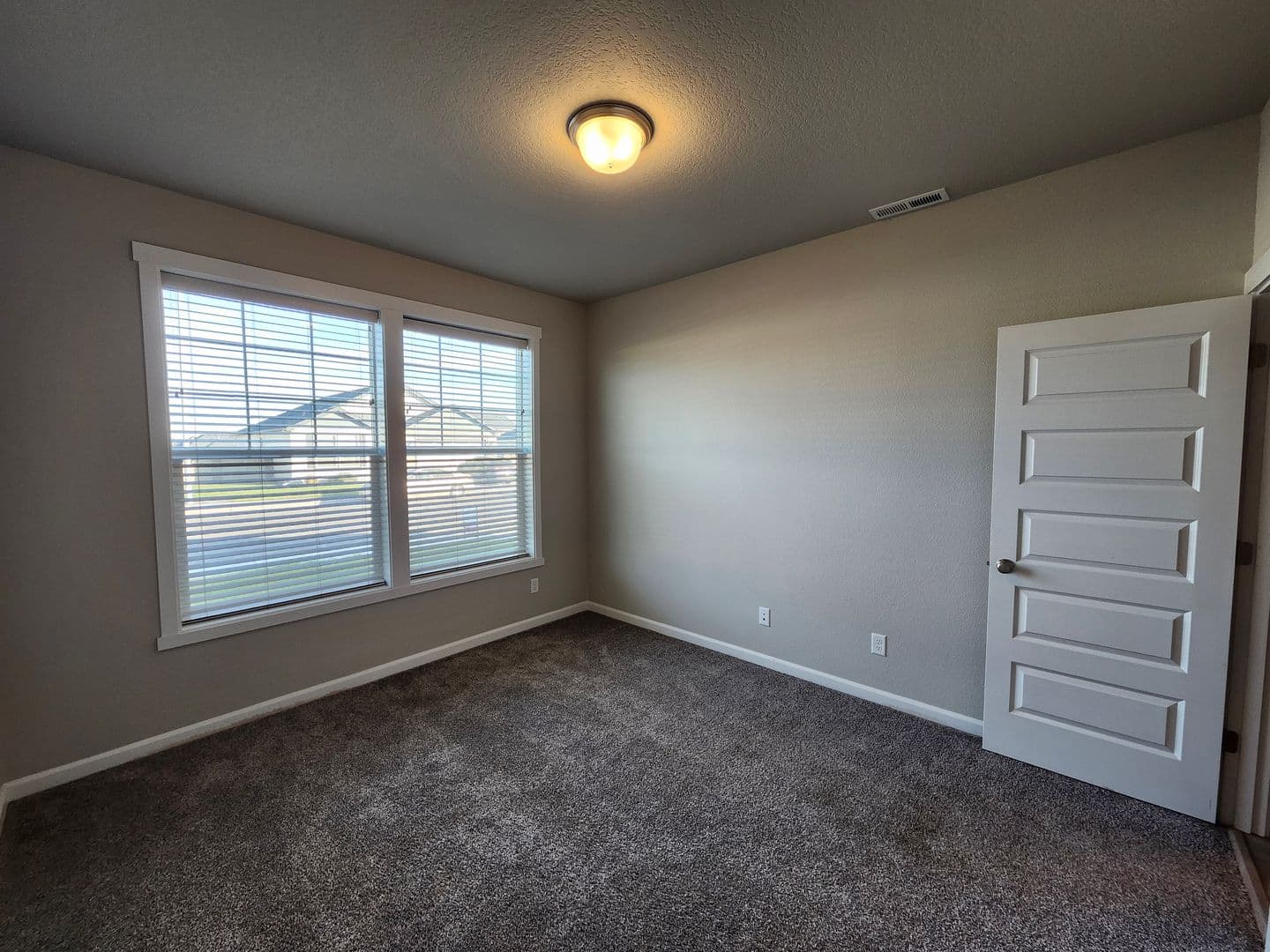 West Richland House: 8317 Ballard Loop