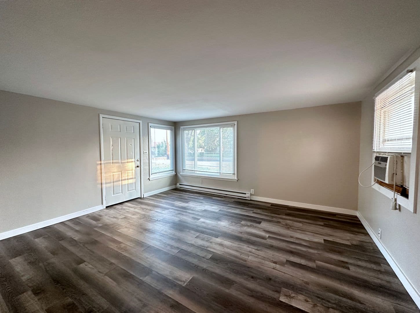 Kennewick Apartment: 202/204 E. 19th Ave.