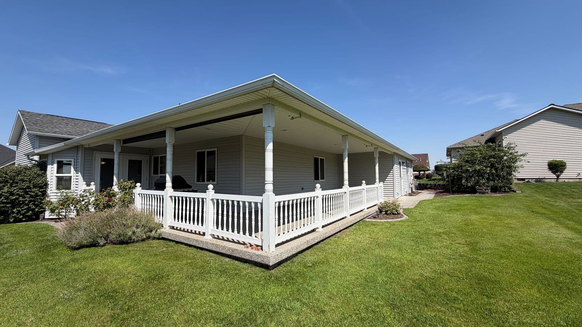 Pasco House: 106 Prestwick Ln