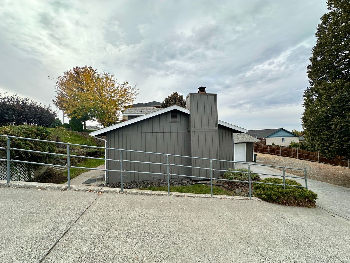 Richland House: 336 Satus St.