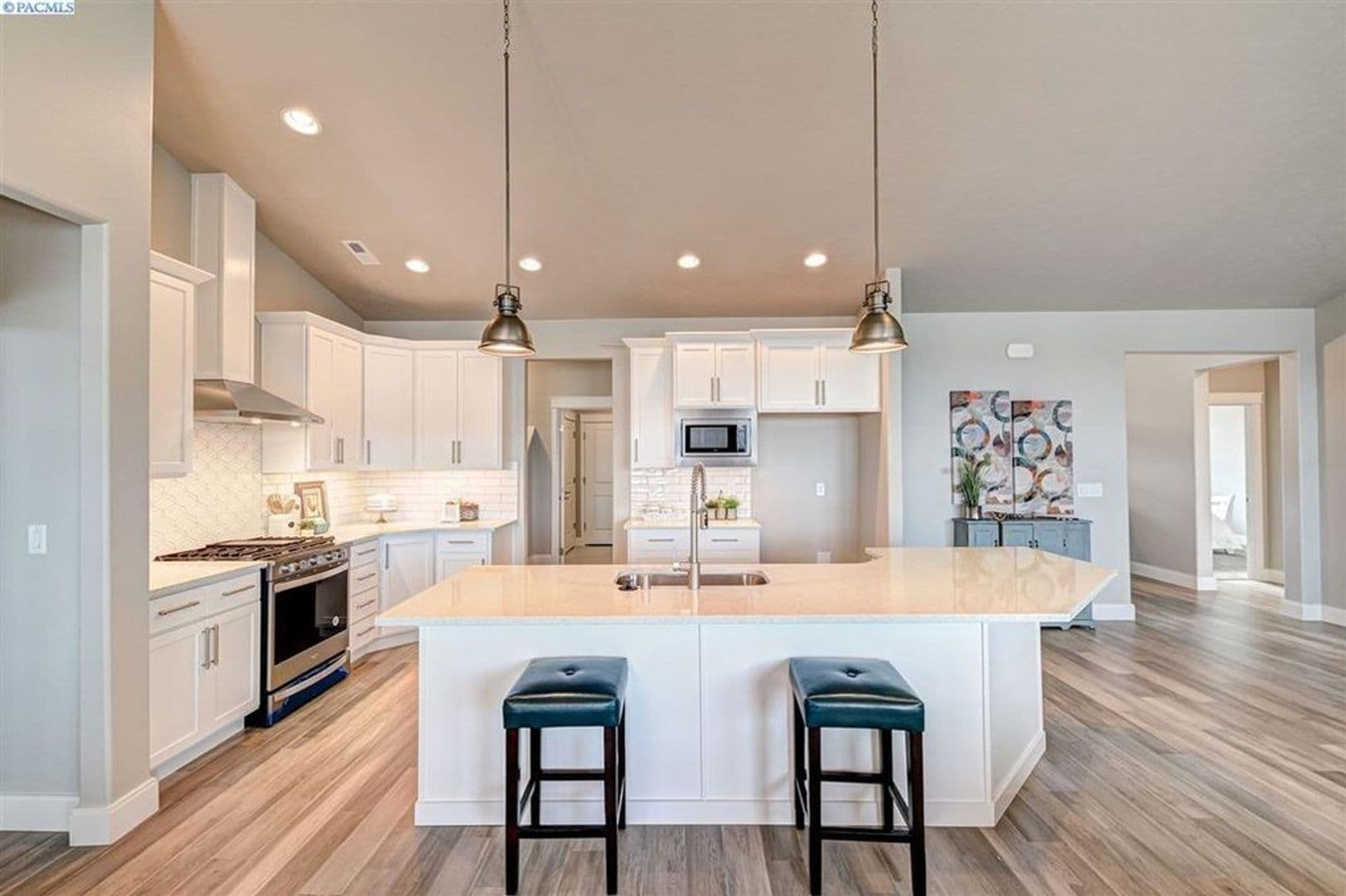 Richland House: 546 Summerview Ln