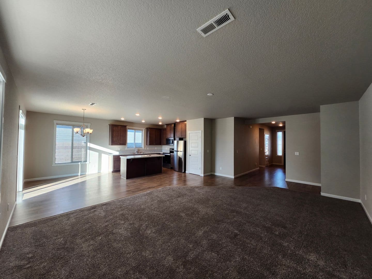 West Richland House: 8317 Ballard Loop